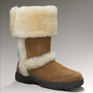 NWT UGG Women’s Sunburst Tall